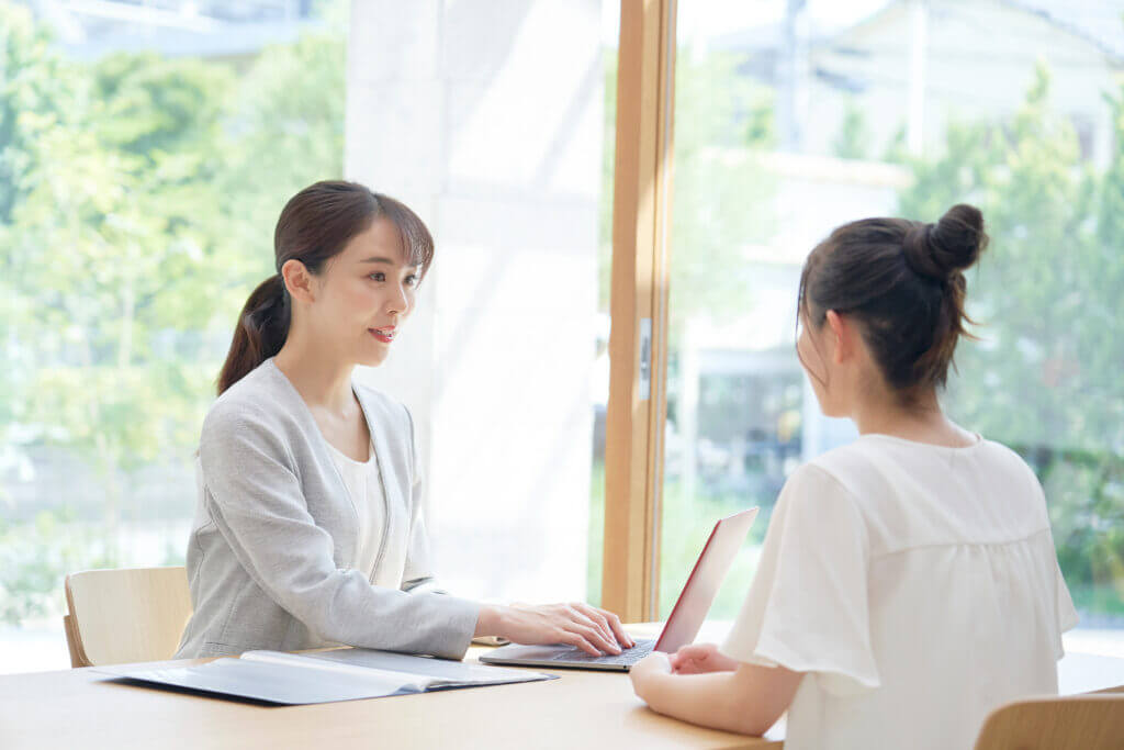 パワーストーン専門店で相談をする方法も