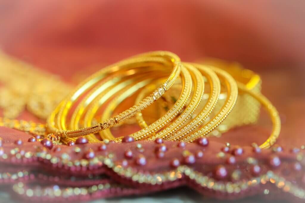 金のブレスレットの種類と素材