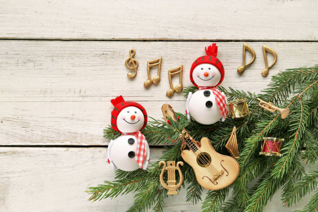 クリスマス ペアアクセサリー:愛と絆を共有する特別な時間