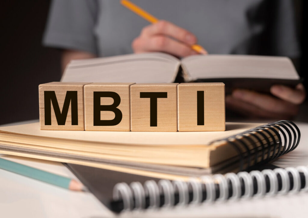 16タイプのMBTI それぞれの性格に合うパワーストーンをご紹介!素敵な個性を生かそう♪