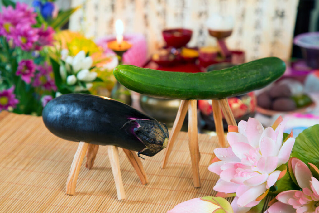 新盆の伝統:提灯 香典の意味