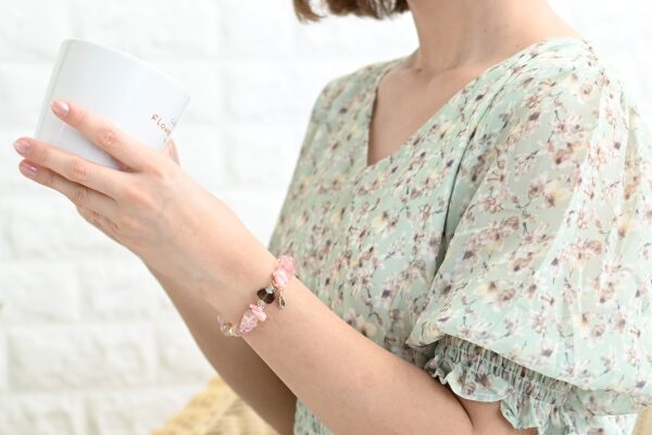 パワーストーン 天然石ブレスレットの左右で違う意味と左右それぞれに合うおすすめのパワーストーンをご紹介!
