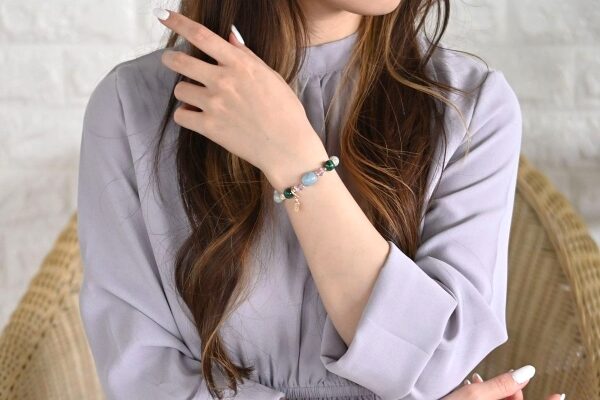 健康や精神の安定、心の平和をもたらす翡翠を使用したお洒落なパワーストーン 天然石ブレスレットをご紹介!健康長寿のお守りに