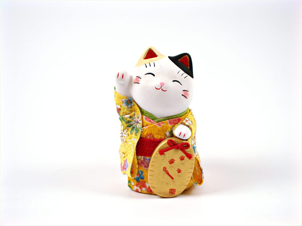 金運アップや開運を象徴する招き猫の置物